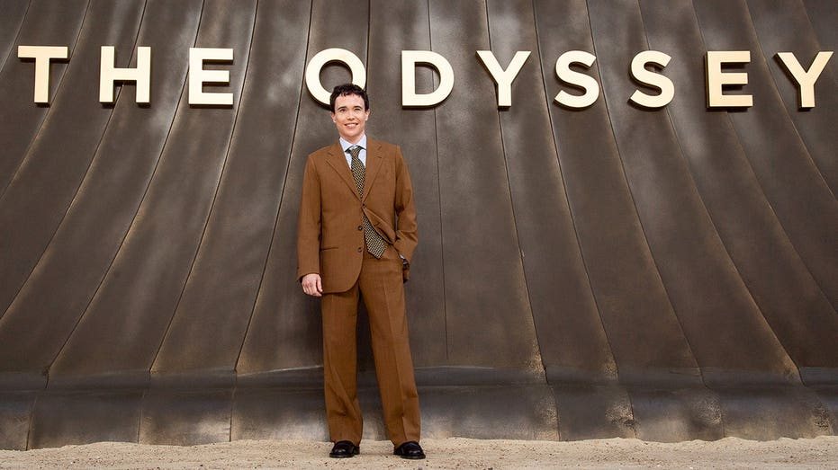 Andy Burnham Vows «New Politics» as He Accepts Labour Leadership