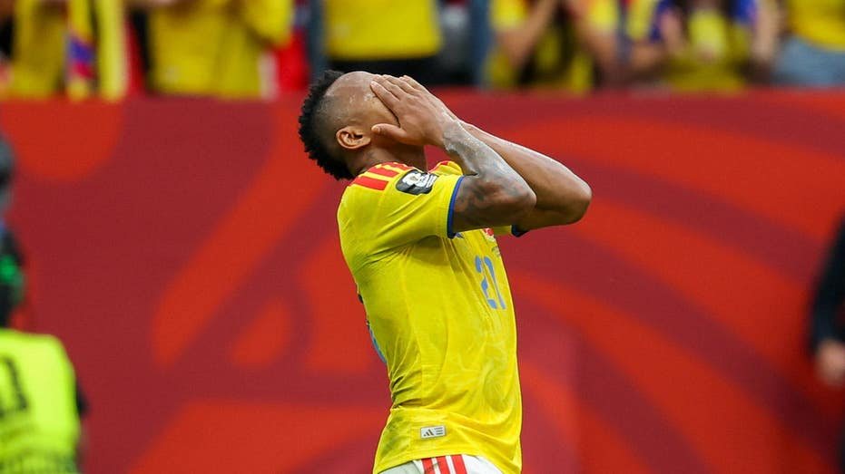 Colombian Soccer Federation Demands Investigation After Death Threats Against Player