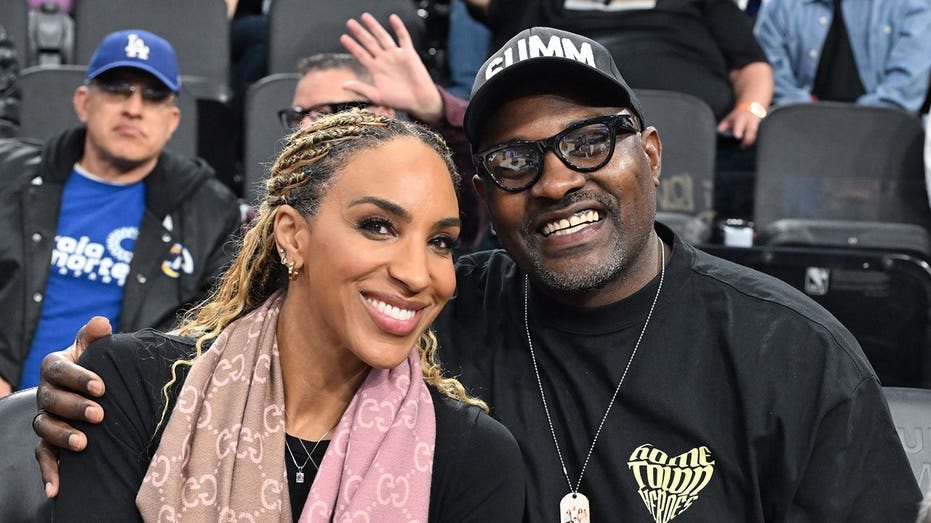 Ex-NFL star Marcellus Wiley arrested for domestic battery after wife alleges death threat