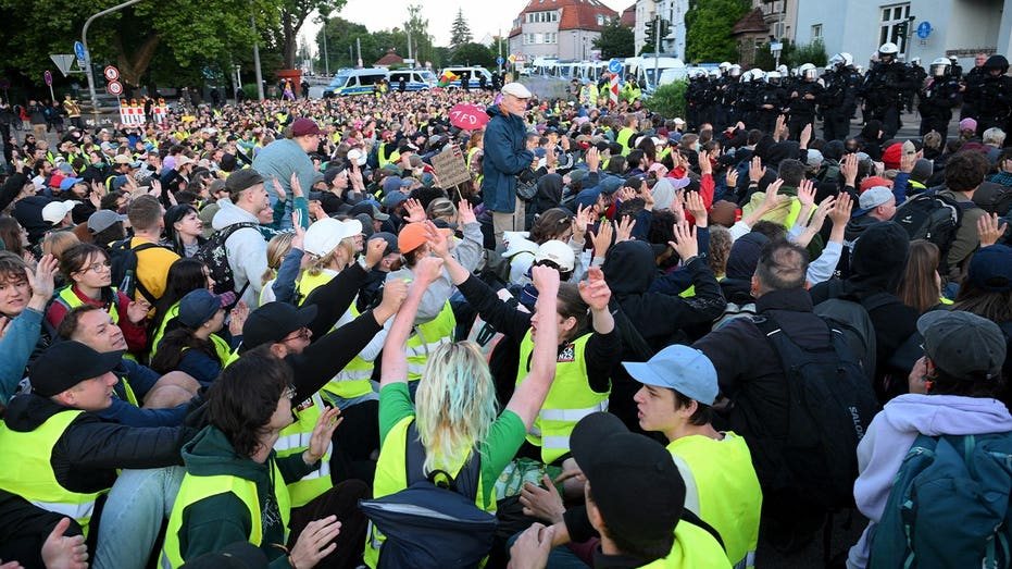Tens of Thousands of Far-Left Protesters Clash With Police in Germany at AfD Party Conference