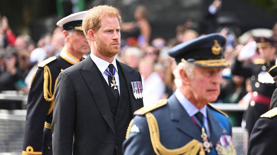 Palace Aides to Script Every Moment of Prince Harry’s Meeting With King Charles, Experts Say