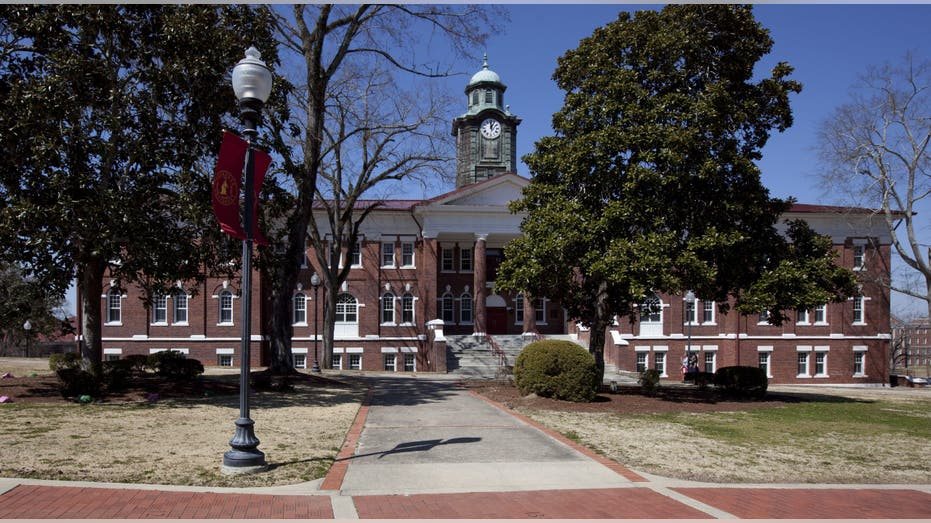 Tuskegee University dress code requires business suits, bars du-rags in classrooms