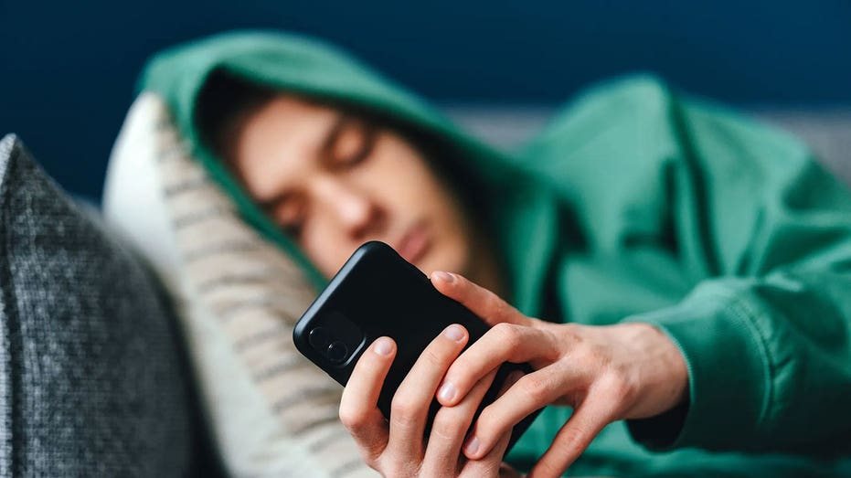 Decline in teen summer jobs raises concerns about development and screen time
