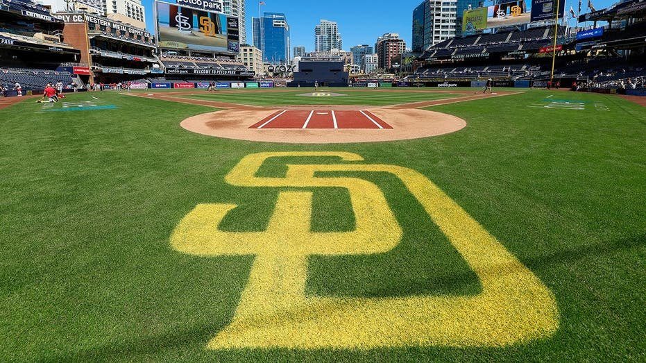Padres Favored Over Giants as Robbie Ray Nears Likely Final Start Before Trade Deadline